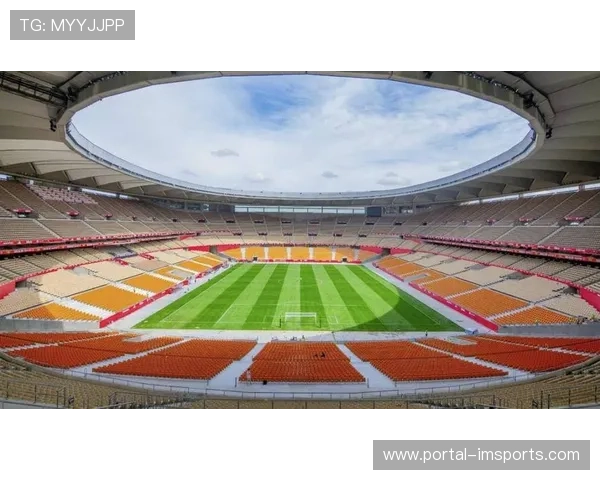 贝蒂斯球迷高歌助威，主场氛围火热 despite 大比分落后