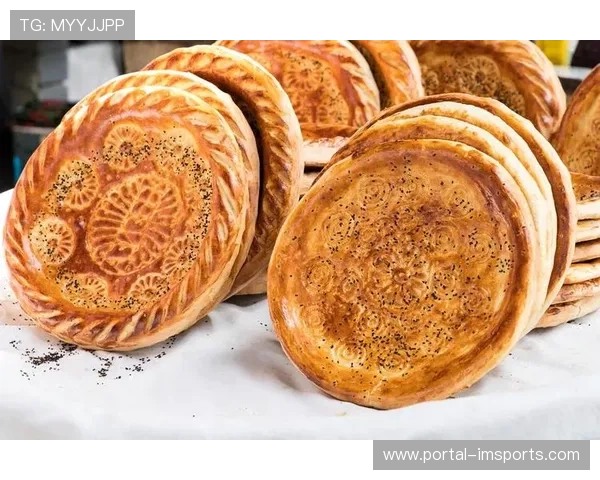 角旗区旁的馕饼摊:新疆足球独特的赛场风景 角旗区旁的馕饼摊:新疆足球独特的赛场风景