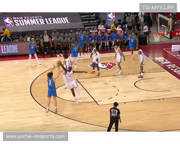 艾顿东契奇空接暴扣，状元连线引爆球场气氛